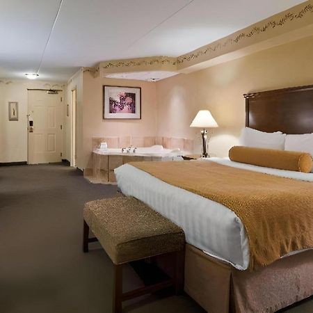 Best Western Plus Orillia Hotel Exterior foto