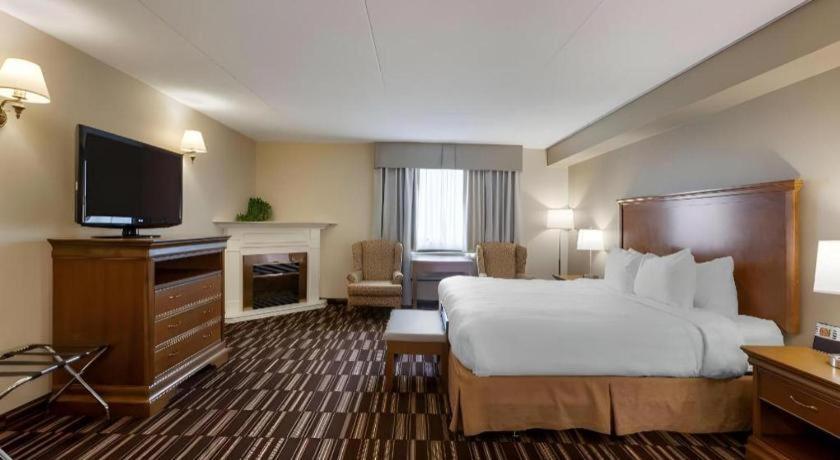 Best Western Plus Orillia Hotel Exterior foto